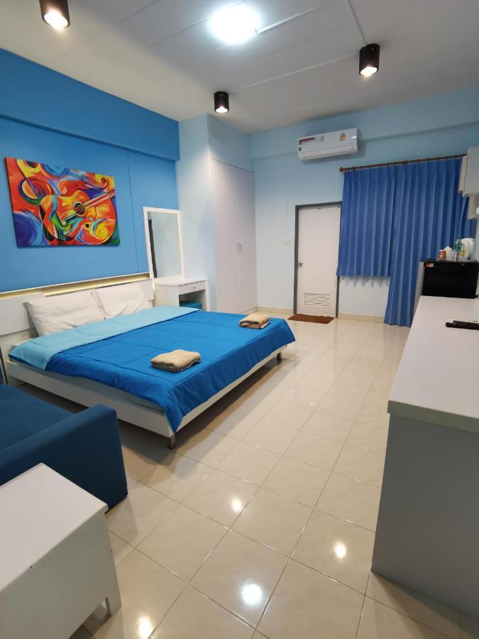 Uj Apartment Bang Saen Exterior photo